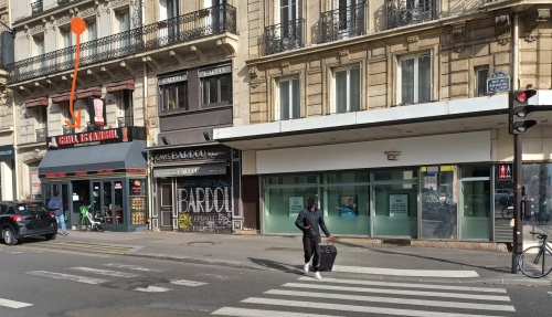 Galion évanoui, remplacé par Sandwich turc, rue du Fbg St-Denis.jpg