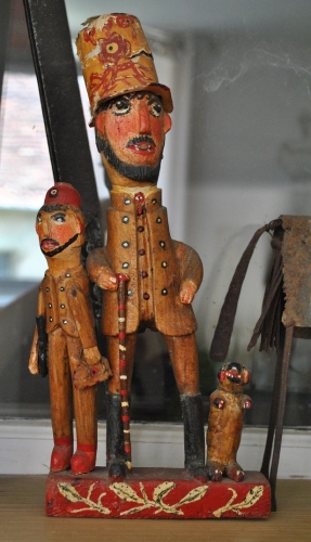 Deux soldats, sculptures bois et accessoires (2).jpg