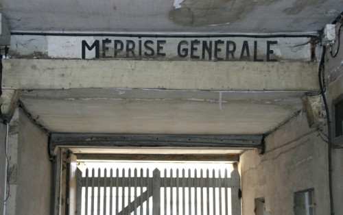 Méprise-générale,-inscripti.jpg