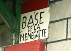 Arthur Vanabelle, inscription Base de la Menegatte, ph.B.Montpied, 2009.jpg